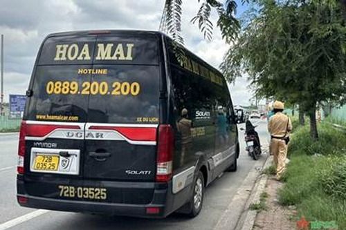 Cảnh sát giao thông TP Hồ Chí Minh phối hợp kiểm tra vận tải hành khách trên toàn địa bàn