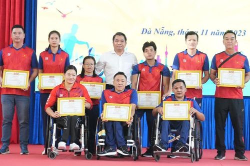 Khen thưởng VĐV thể thao khuyết tật đạt thành tích cao tại Asian Para Games 4