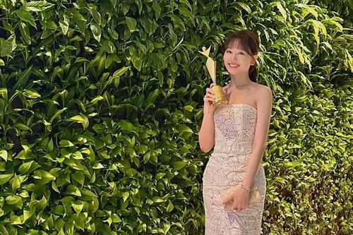 Hari Won được trao giải Asia Model Awards 2023 tại Hàn Quốc