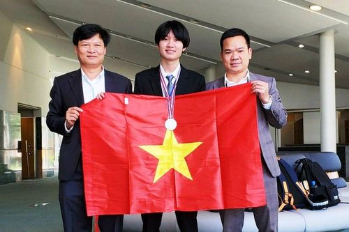 Chàng trai miền quê làm rạng danh đất học xứ Thanh