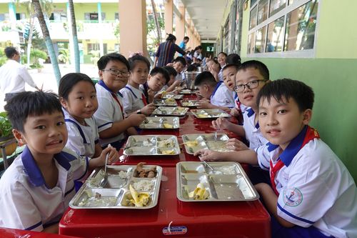 Tăng cường giám sát với 6 trường học ở TPHCM tổ chức bán trú trở lại