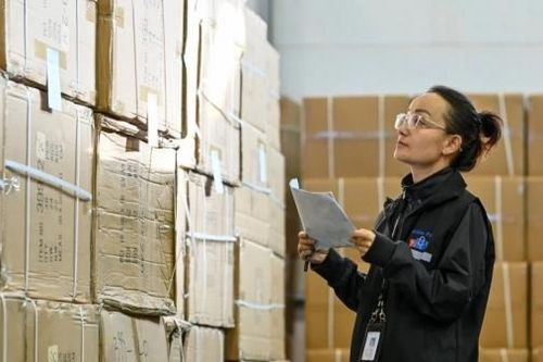 Xuất khẩu sụt giảm sâu, kinh tế Trung Quốc đứng trước triển vọng phục hồi mịt mờ