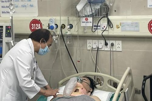 Lãnh đạo Bệnh viện Bạch Mai chia sẻ về chống tham nhũng trong đấu thầu mua thuốc