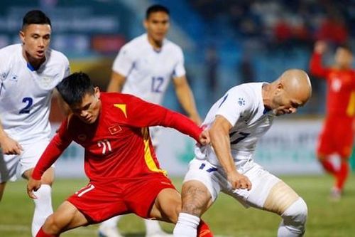 Giảm giá 'sập sàn', vé xem ĐT Việt Nam trên đất Philippines vẫn ế