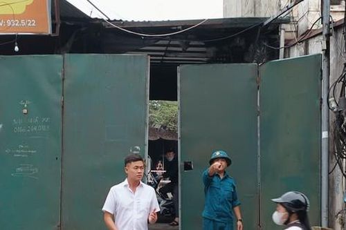 Hà Nội: Nổ lớn tại ngôi nhà trên đường Vĩnh Hưng, 3 người bị thương
