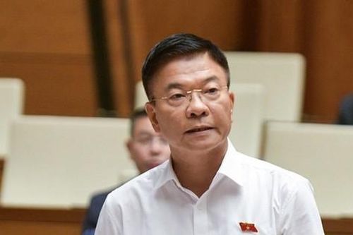 Đối diện tranh luận nóng bỏng, Bộ trưởng Tư pháp nói 'chưa thể trả lời được'