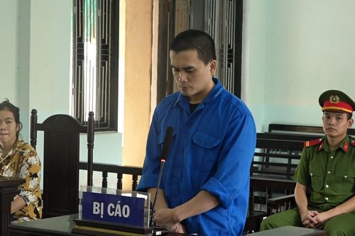 Chém anh họ vì mâu thuẫn khi đốt vàng mã