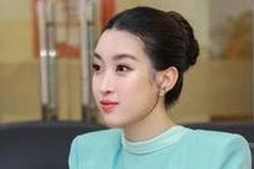 Hoa hậu Đỗ Mỹ Linh rạng rỡ tái xuất với vai trò mới