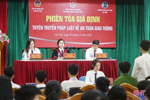 'Phiên tòa giả định' tuyên truyền về an toàn giao thông