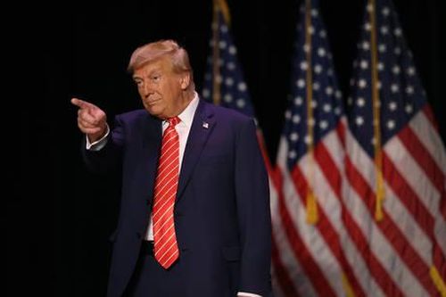 Lý do ông Trump từ chối thăm Ukraine theo lời mời của Tổng thống Zelensky
