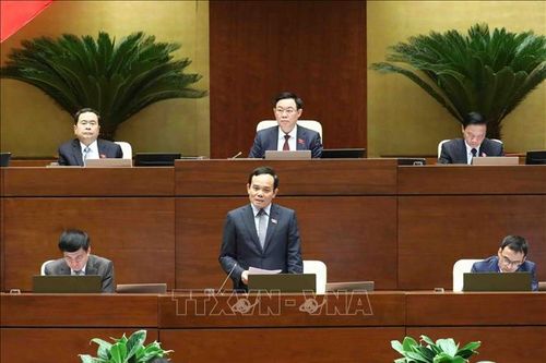 Tập trung trí tuệ cao, chất vấn thẳng thắn, đúng trọng tâm