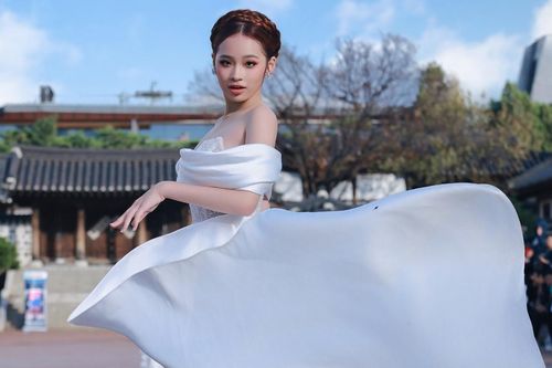 Mẫu nhí Bảo Hà diễn thời trang trong thời tiết 10 độ C, xử lý sự cố đầy tinh tế