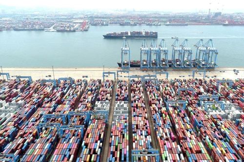 Trung Quốc bất ngờ tăng nhập khẩu, xuất khẩu tiếp tục giảm trong tháng 10
