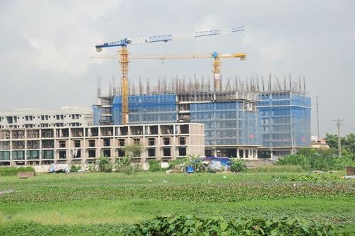 Doanh thu bất động sản và xây dựng giảm ở mức nghiêm trọng