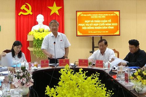 Đại biểu huyện Tri Tôn góp ý kỳ họp cuối năm của HĐND tỉnh