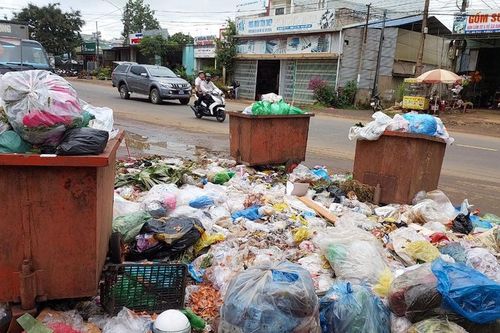Ùn ứ rác thải tại các chợ vùng ven Pleiku
