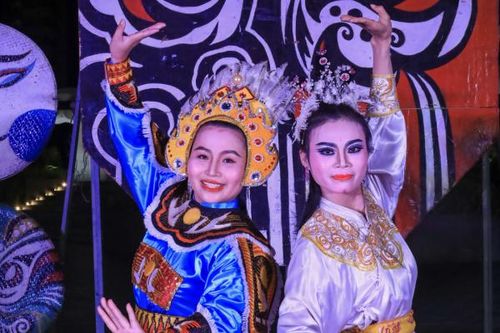Chuyện về hai chị em đào tuồng