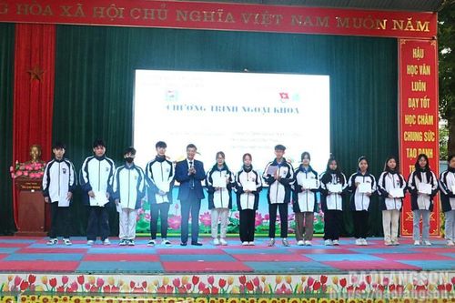765 giáo viên, học sinh được tuyên truyền, phổ biến giáo dục pháp luật