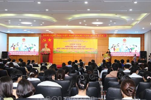 Diễn đàn hưởng ứng Ngày Pháp luật nước Cộng hòa xã hội chủ nghĩa Việt Nam (9/11)