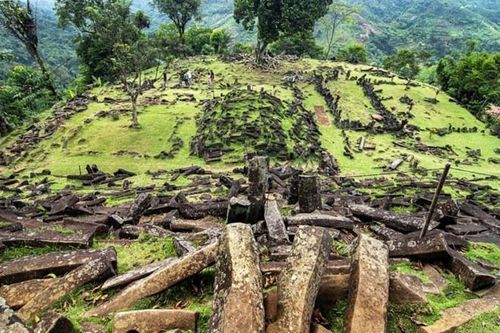Indonesia phát hiện kim tự tháp cổ xưa nhất thế giới