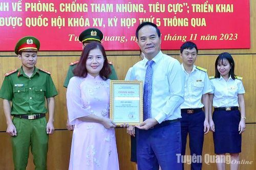 Hội nghị hưởng ứng Ngày Pháp luật Việt Nam