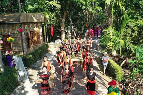 Đẩy mạnh liên kết, thúc đẩy phát triển du lịch miền Trung