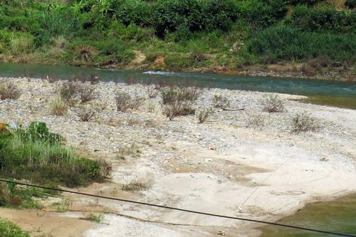 Đấu giá 2 mỏ cát cao ngất ngưởng rồi thông báo... không đủ điều kiện thực hiện