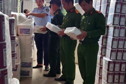 Phát hiện cơ sở sản xuất giấy vệ sinh giả cực lớn tại Thanh Hóa