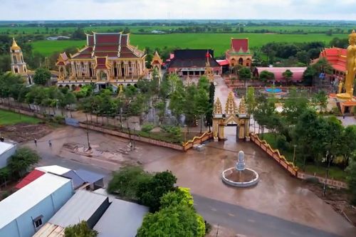 Ngôi chùa Khmer lộng lẫy sắc vàng ở Sóc Trăng