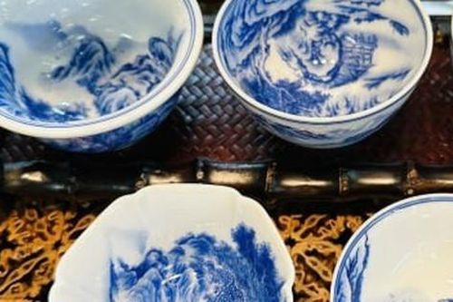 Cuốc đất, công nhân tìm thấy kho báu đồ gốm sứ giá hơn 32.000 tỷ đồng