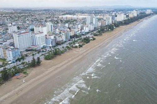 Sầm Sơn 'ngủ đông'