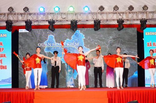 Sôi nổi Hội thi 'Tuyên truyền viên giỏi tuyên truyền QTƯX nơi công cộng'