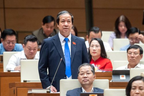 Bộ trưởng Nguyễn Kim Sơn trao đổi về biên soạn sách giáo khoa