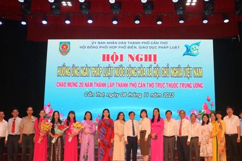 Cần Thơ: Nhiều hoạt động sôi nổi, hấp dẫn hưởng ứng Ngày Pháp luật Việt Nam 9/11