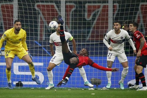 Leao lập siêu phẩm xe đạp chổng ngược, Milan ngược dòng hạ PSG
