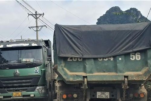 'Binh đoàn' xe hổ vồ rầm rập trên đường làng