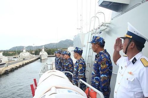 Tàu hộ vệ tên lửa Việt Nam tới Trung Quốc tham gia diễn tập