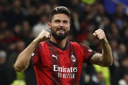 Giroud lập đại công, Milan ngược dòng hạ PSG