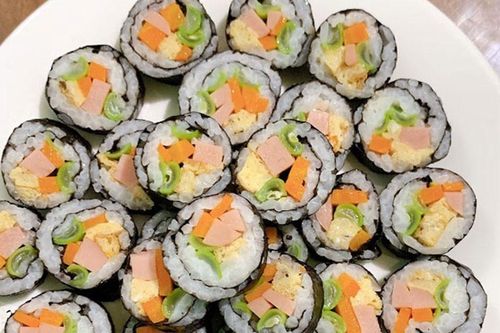 Cách làm kimbap ngon chuẩn vị Hàn tại nhà