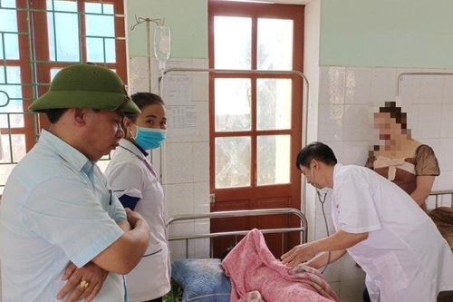 Nghệ An: Cứu sống một học sinh ăn lá ngón tự tử do bố mẹ cãi nhau