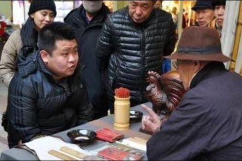 Tại sao thầy bói không biết bạn mà lại biết gia đình bạn có bao nhiêu người? 'Lý do' thực sự khá đơn giản