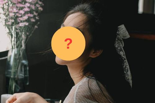 Nữ chính phim Việt giờ vàng bất ngờ lộ diện trong tà áo dài cưới, danh tính chẳng ai xa lạ