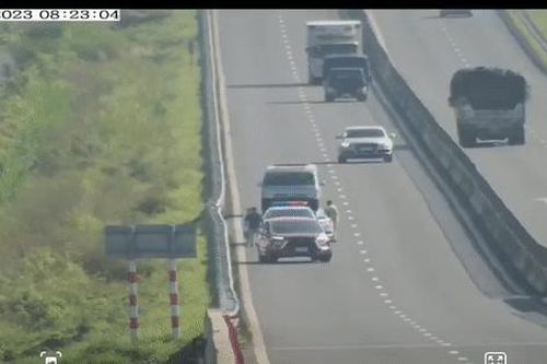Nguyên nhân vụ xe cấp cứu tông đuôi xe ôtô cảnh sát trên cao tốc Trung Lương