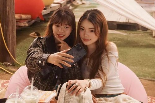 Hà Nội: Quán cafe 'bãi biển' thu hút giới trẻ
