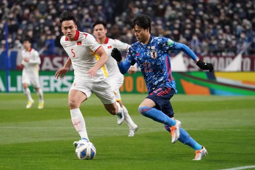 Đội tuyển Việt Nam đặt mục tiêu thắng Philippines; Barca và PSG thua sốc tại Cúp C1