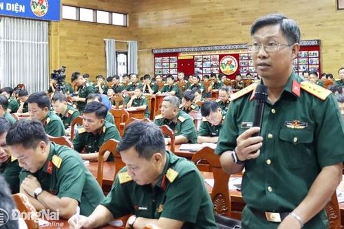 Lắng nghe tâm tư, nguyện vọng của cán bộ, chiến sĩ