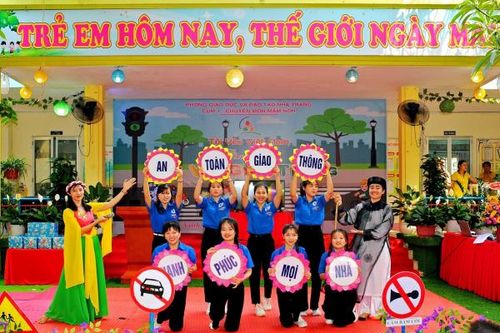 Nâng cao ý thức chấp hành pháp luật an toàn giao thông cho học sinh