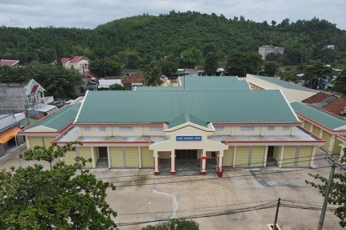 Cần sớm đưa chợ Khánh Vĩnh vào hoạt động