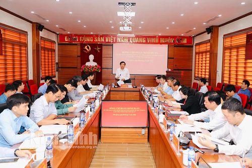 Đồng chí Bí thư Tỉnh ủy làm việc với Thường trực Huyện ủy Nho Quan