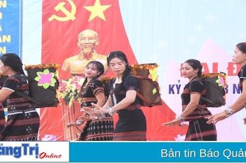 Khu dân cư Tà Rụt 2 tổ chức Ngày hội Đại đoàn kết toàn dân tộc